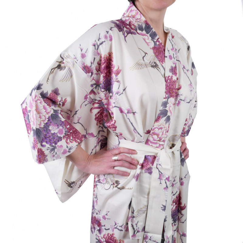 Kimono blanc traditionnel japonais pour femme grue et pivoine