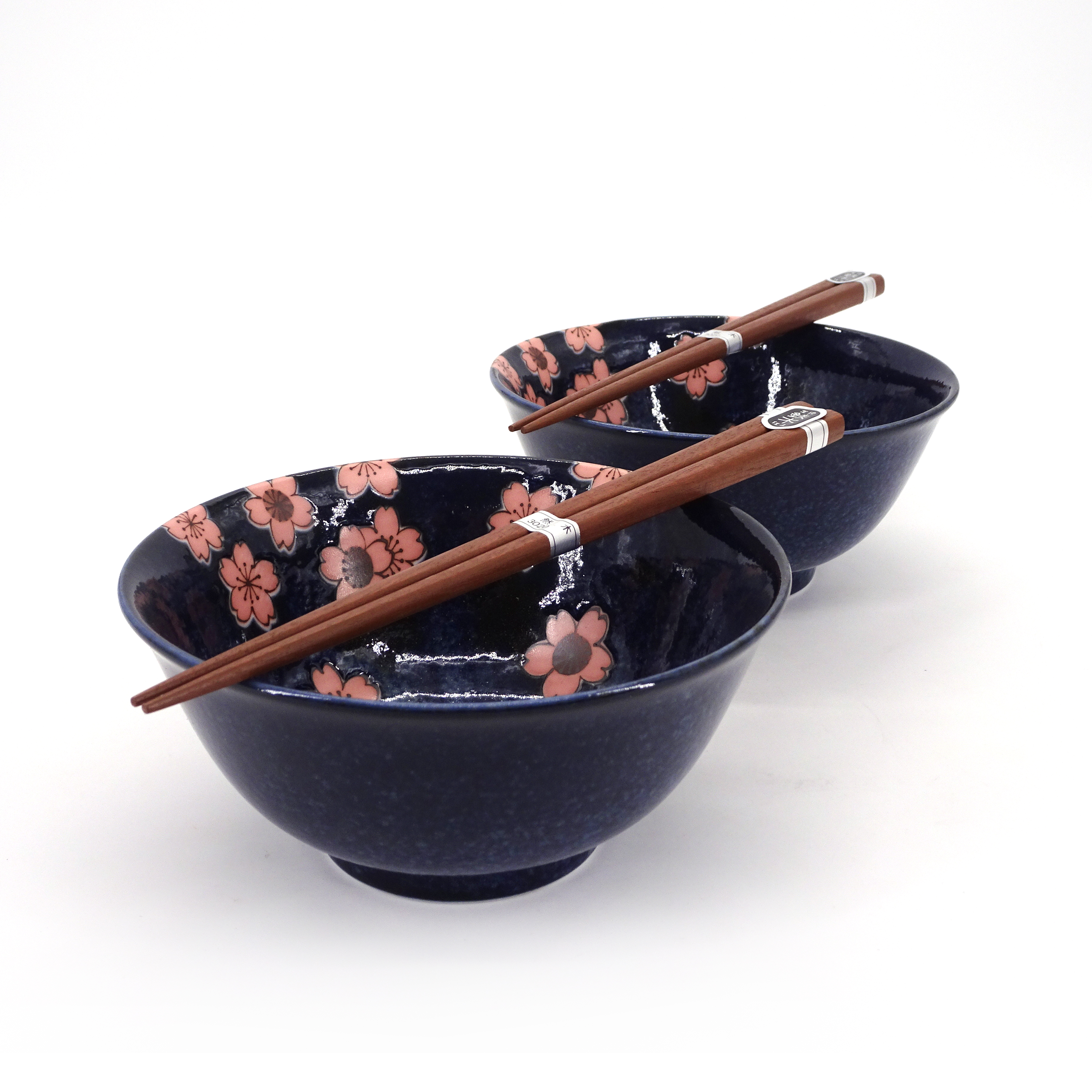 https://nipponandco.fr/13038/set-da-2-ciotole-giapponesi-di-ceramica-per-ramen-sakura-rosa-e-blu.jpg