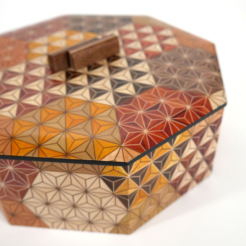 boîte octogonale en marqueterie traditionnelle Yosegi de Hakone KIKKOU