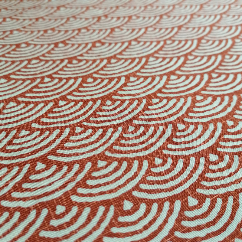 Japanischer rot Baumwollstoff mit Wellenmuster, SEIGAIHA, hergestellt in Japan Breite 112 cm x 1m