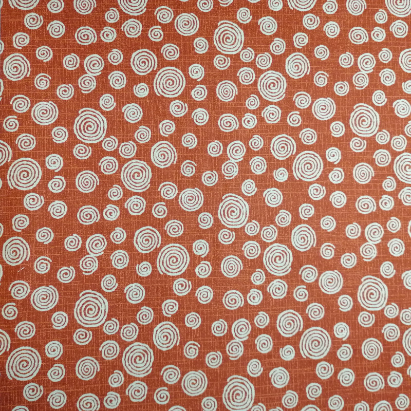 Tejido de algodón rojo japonés con patrón de remolino, UZUMAKI, hecho en Japón, ancho 112 cm x 1m