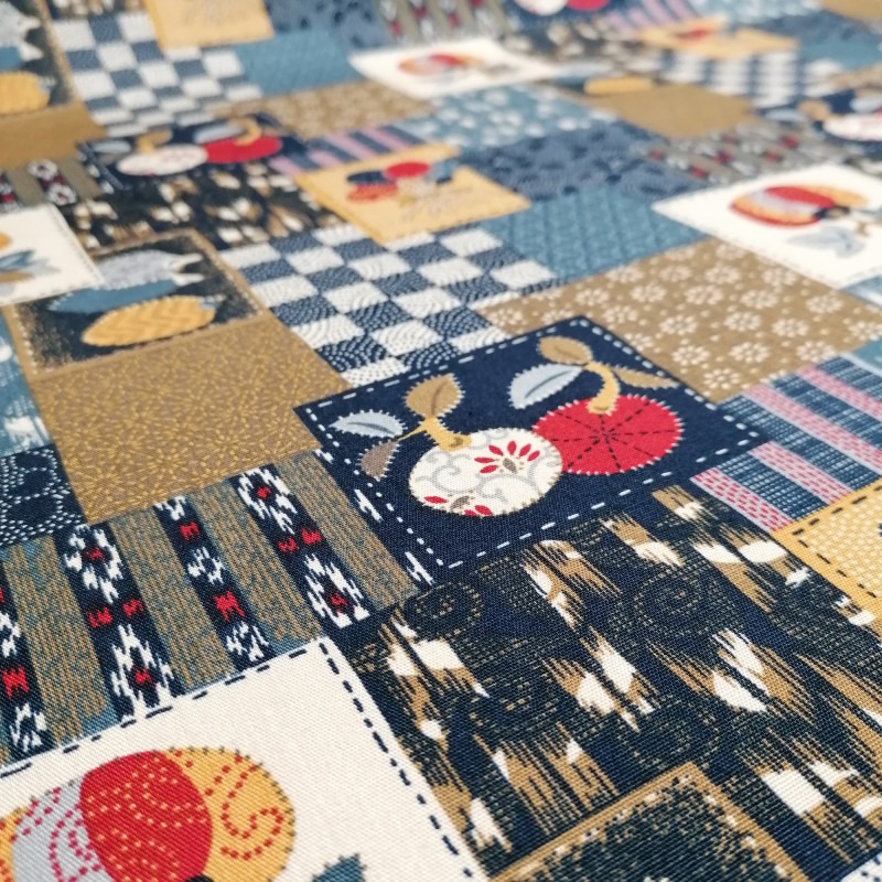 Tissu bleu japonais en coton motif patchwork, PATCHIWAKU, fabriqué au Japon largeur 112 cm x 1m