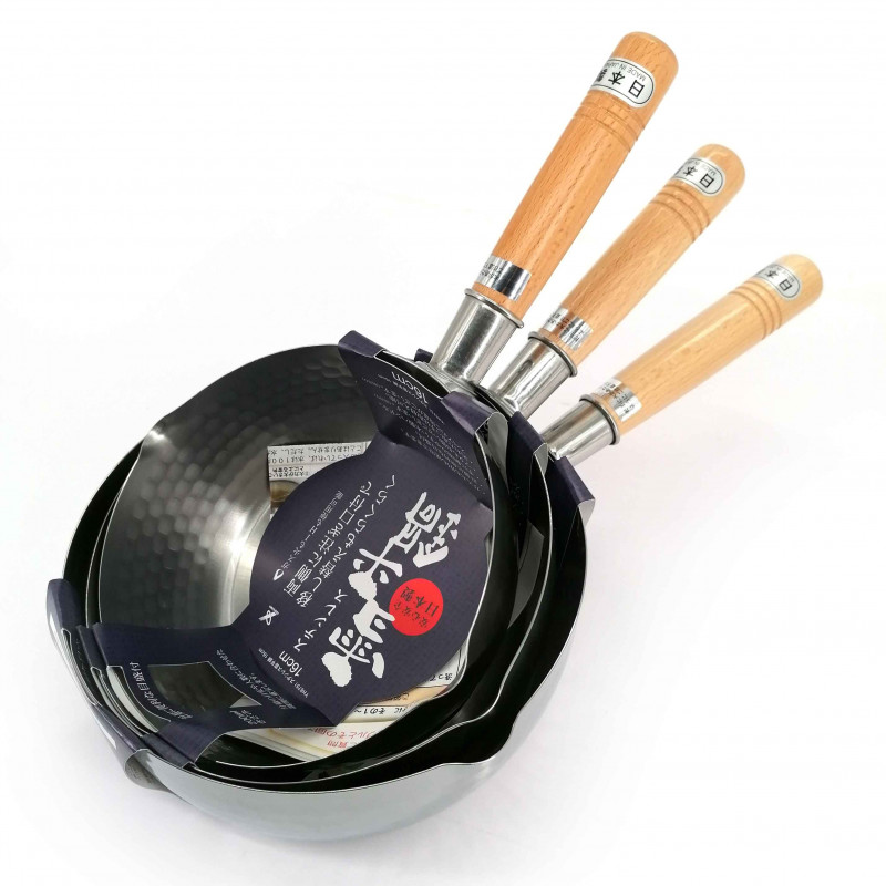 Stainless steel saucepan