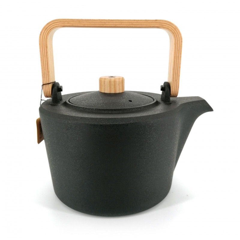 Japanese cast iron kettle, straight shape, light wood handle, MOKUSEI HANDORU, black