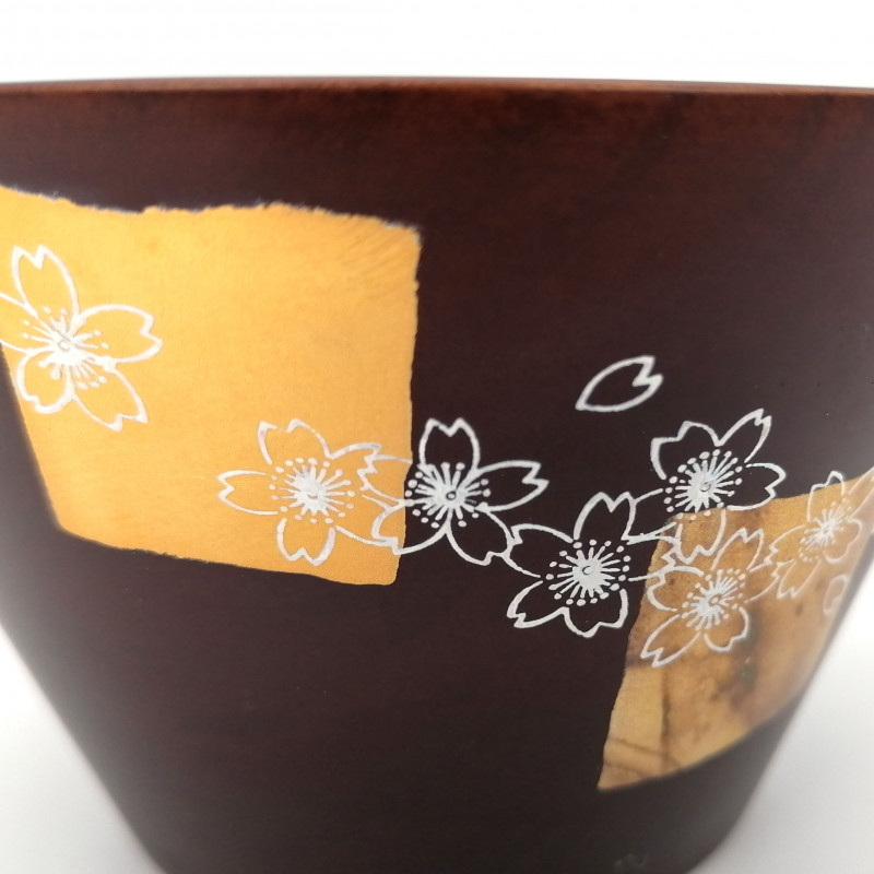 Cuenco de arroz japonés de madera de cedro oscuro con motivo de flor de cerezo lacado en oro y plata, MAKIE SAKURA
