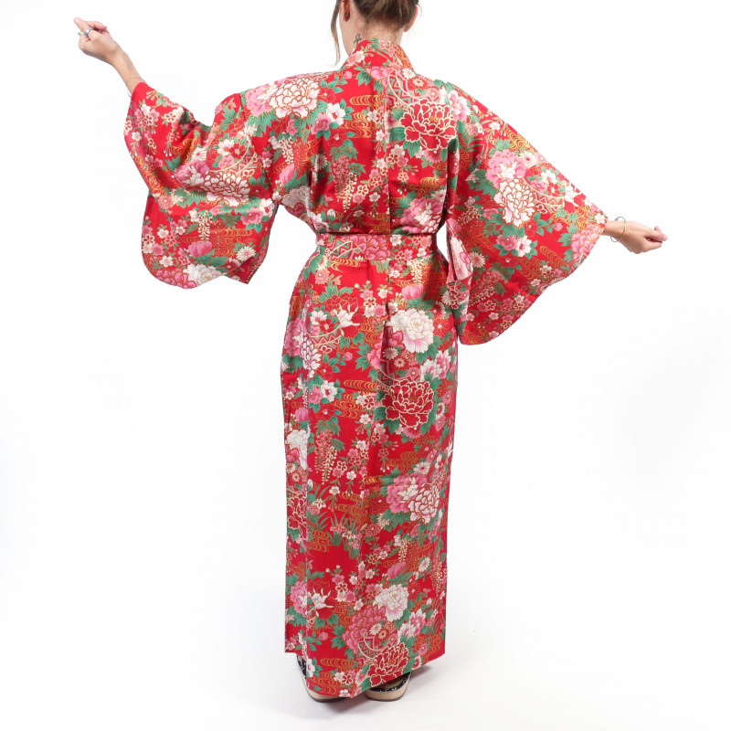 Kimono yukata de algodón rojo tradicional japonés con bolas de temari y peonías para mujer