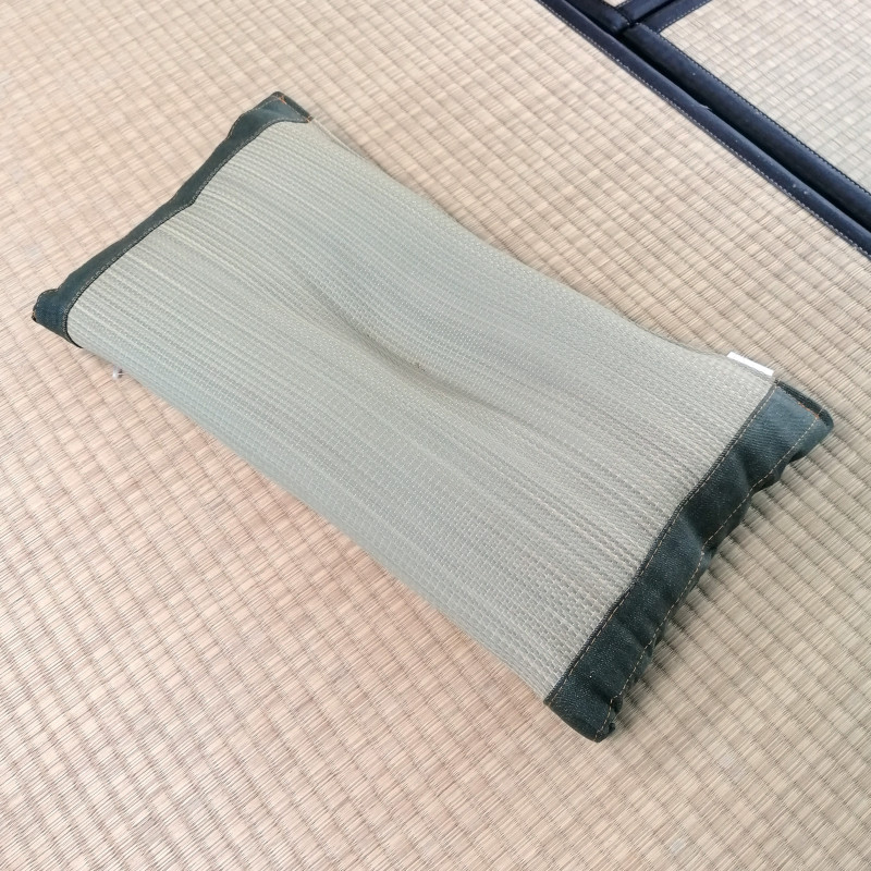 coussin japonais makura en paille de riz KHAKI vert 50x30cm