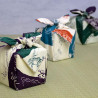 Furoshiki japonais reversible en coton violet et vert motif singe et lapin, CHOJU JINBUTSU GIGA, 48 x 48 cm