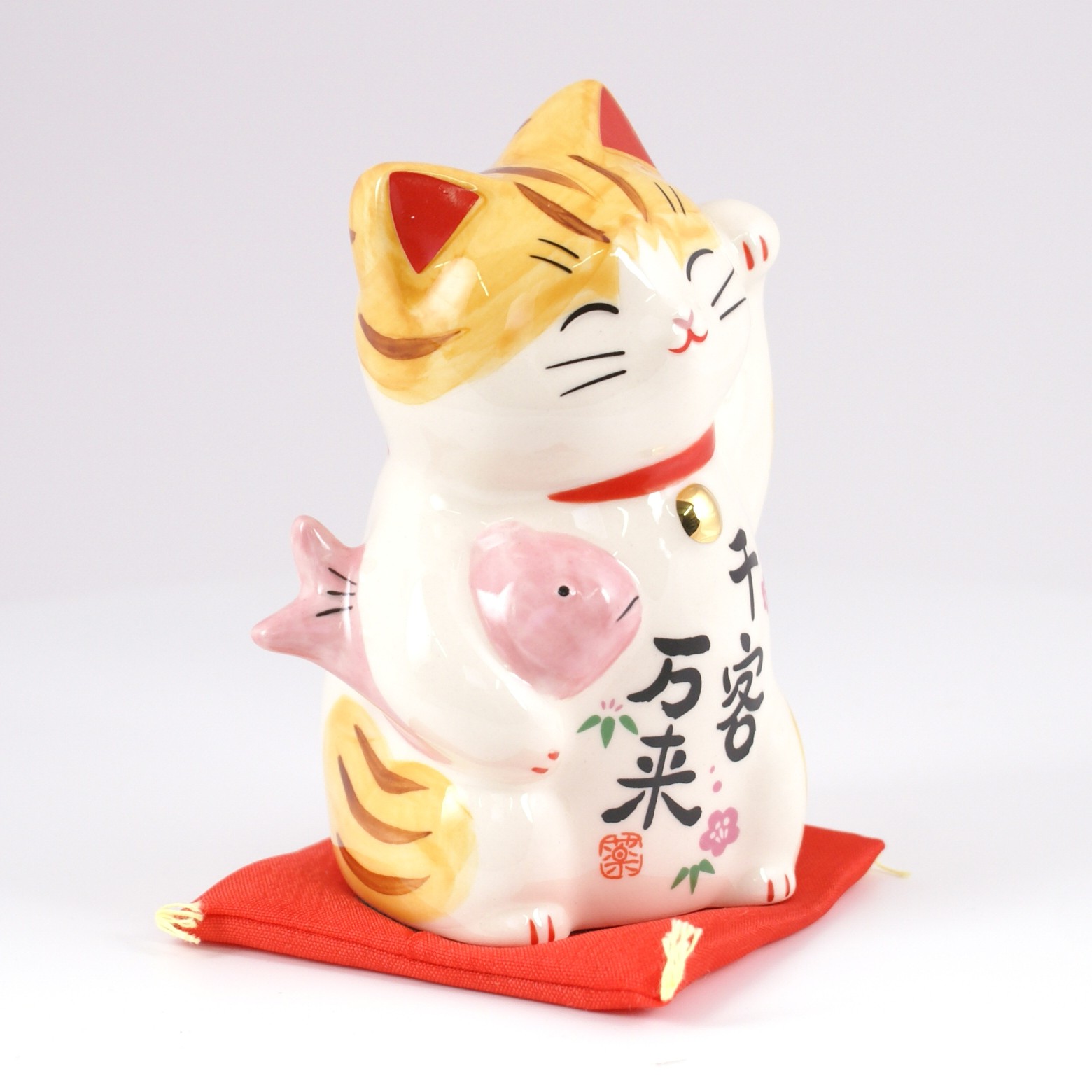chat manekineko porte-bonheur japonais, SENKYAKUBANRAI, patte gauche