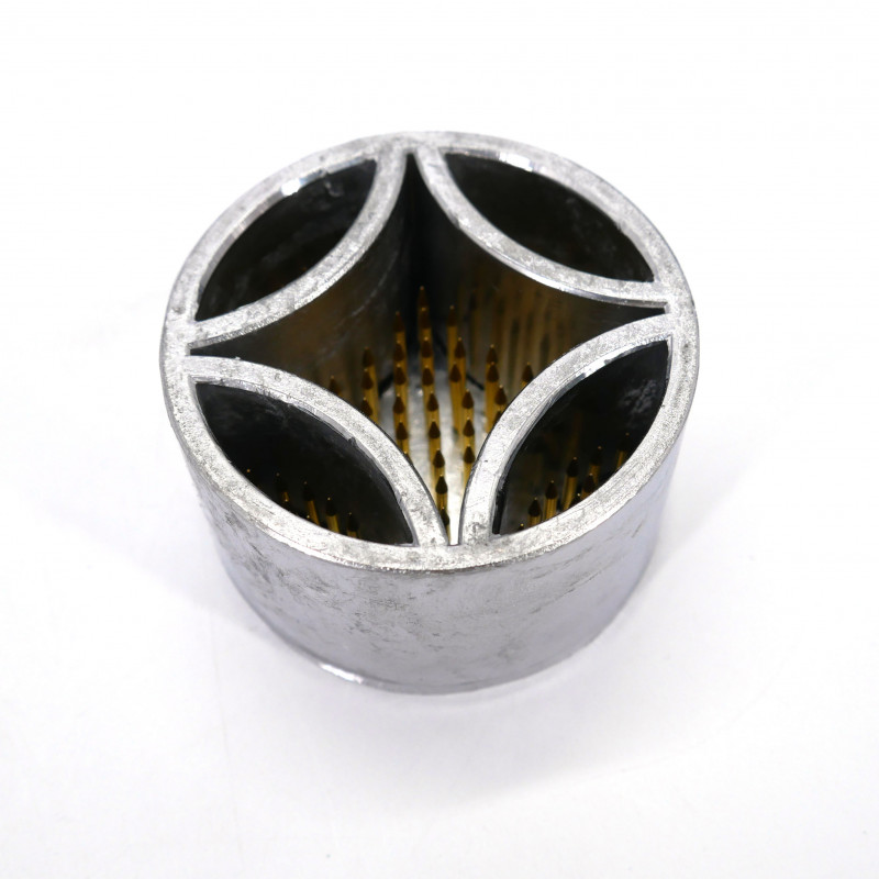 Shippo support with flower spikes for ikebana Kenzan diameter 5 cm
