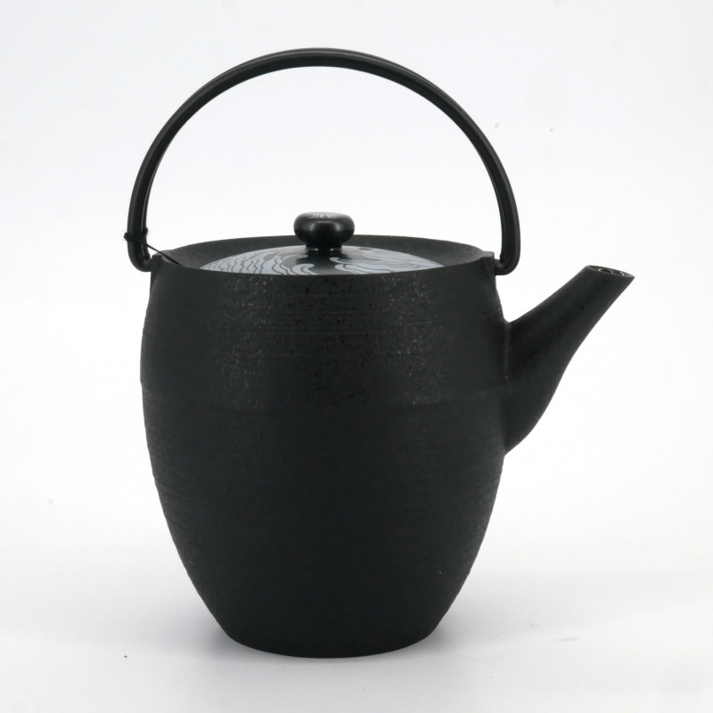 Japanese prestige round cast iron teapot, CHÛSHIN KÔBÔ MARUTSUTU, NAMI, 1.1 L