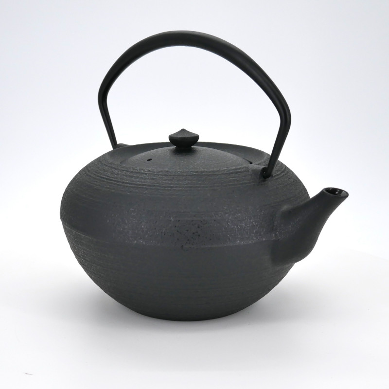 japanese prestige black oval cast iron teapot chûshin kôbô HIRATSUBO