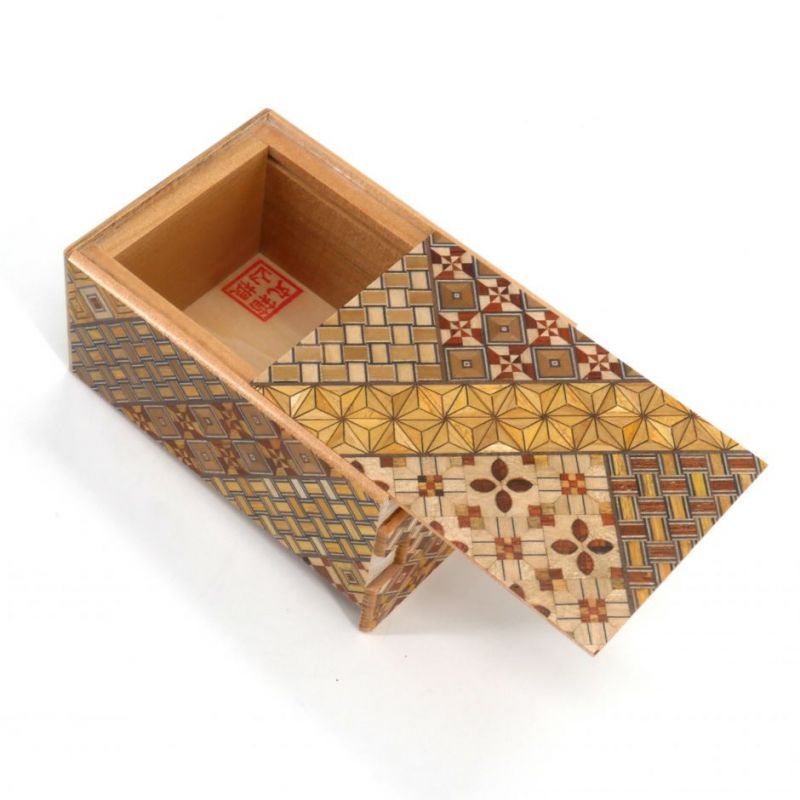 Hakone Yosegi Traditional Marquetry Secret Box, 7 steps