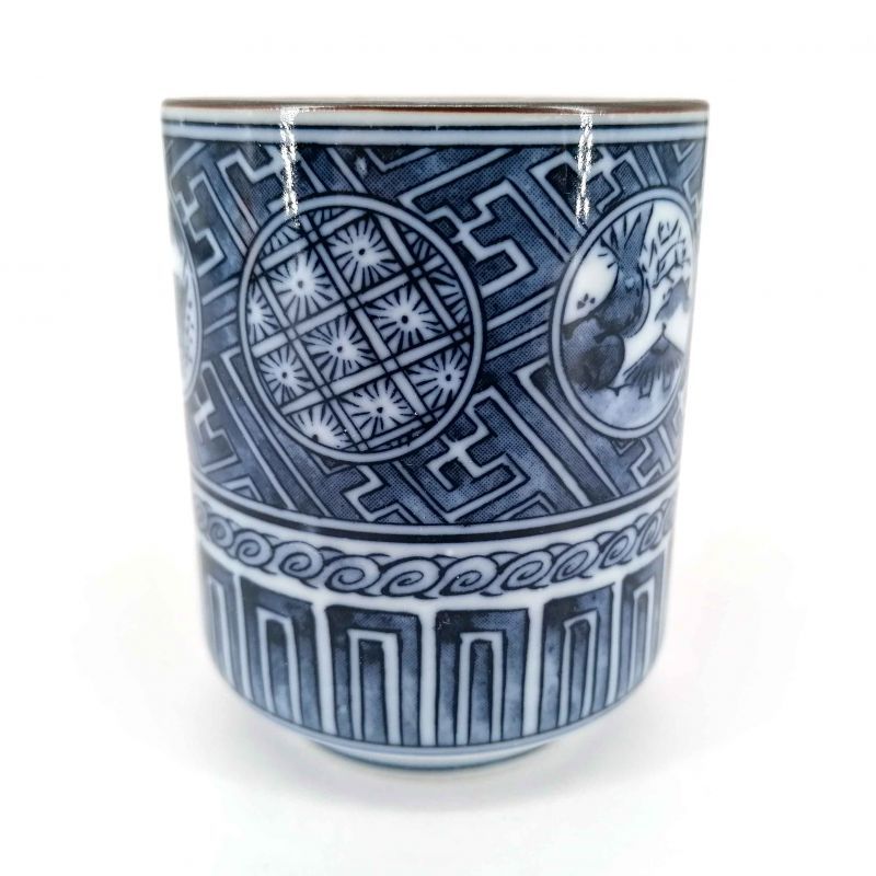 Taza de té de cerámica japonesa, blanca con motivos tradicionales azules - DENTO-TEKINA