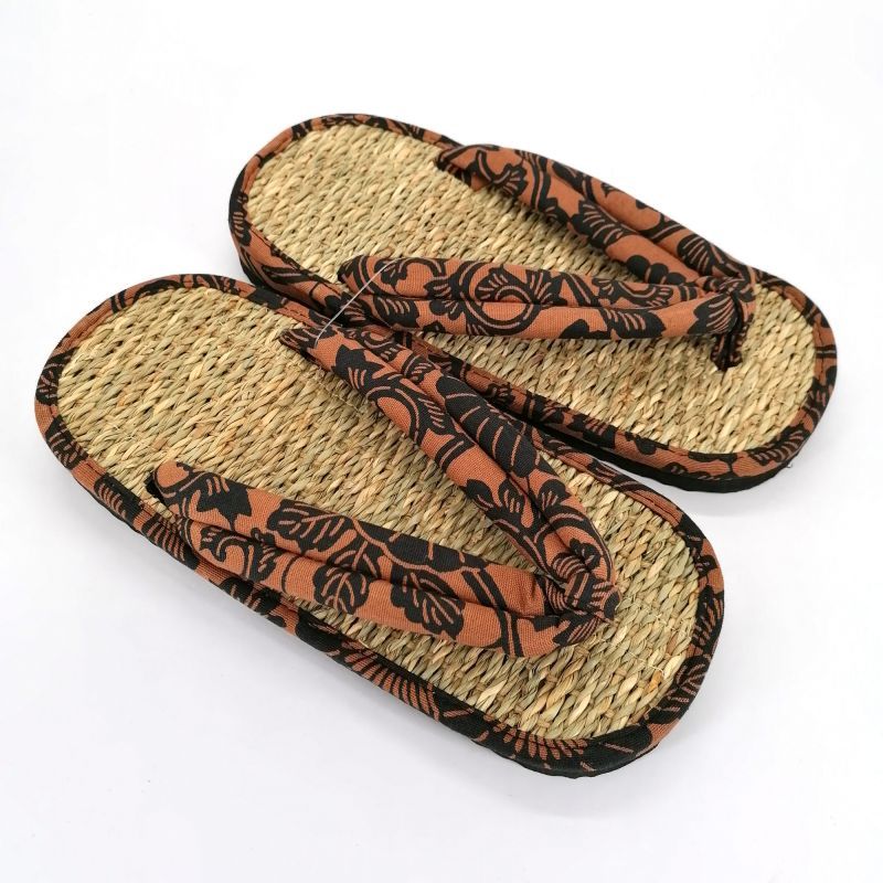 Pair of Japanese zori sandals in seagrass, KARAKUSA, brown