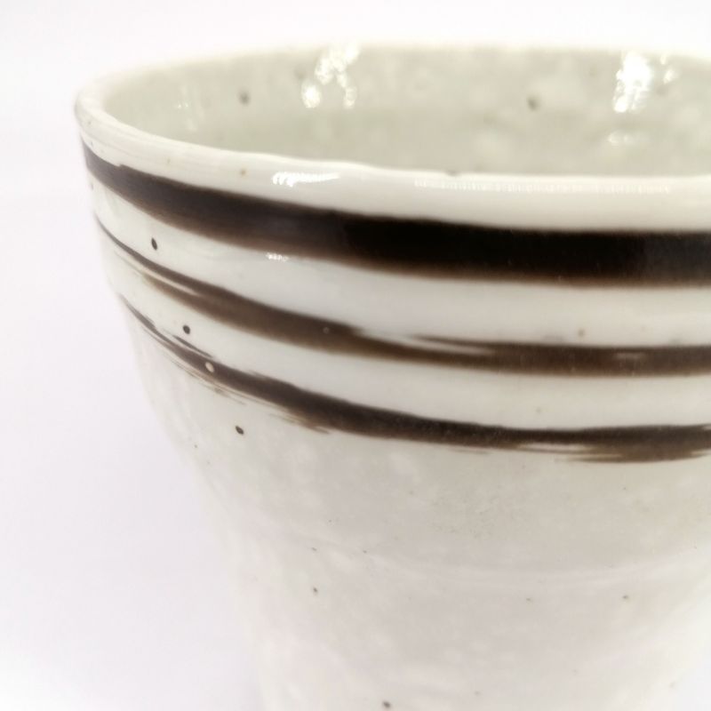 Tasse à thé japonaise en céramique évasée, blanc lignes marron - GYO