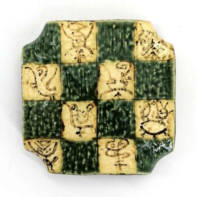 Plato cuadrado de cerámica en relieve verde y beige - CHEKKABODO