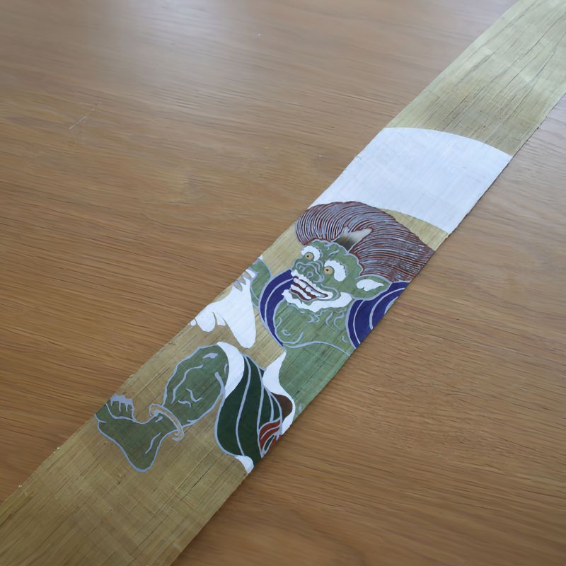 Fine tapisserie japonaise en chanvre jaune peinte à la main motif dieu du vent et de la foudre, FUJIN RAIJIN, 10x170cm