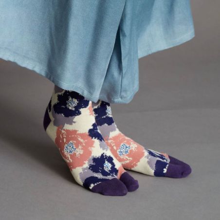 Chaussettes japonaises tabi , MODAN TSUBAKI . Camélia