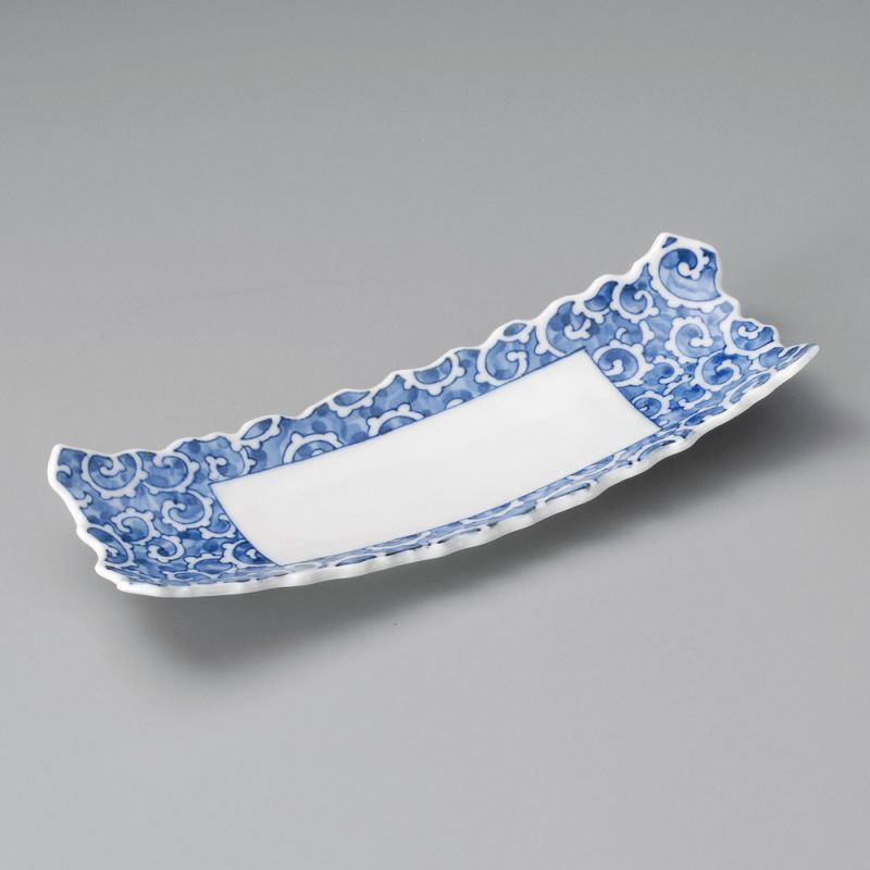 Assiette japonaise rectangulaire, blanc motifs bleus, KARAKUSA