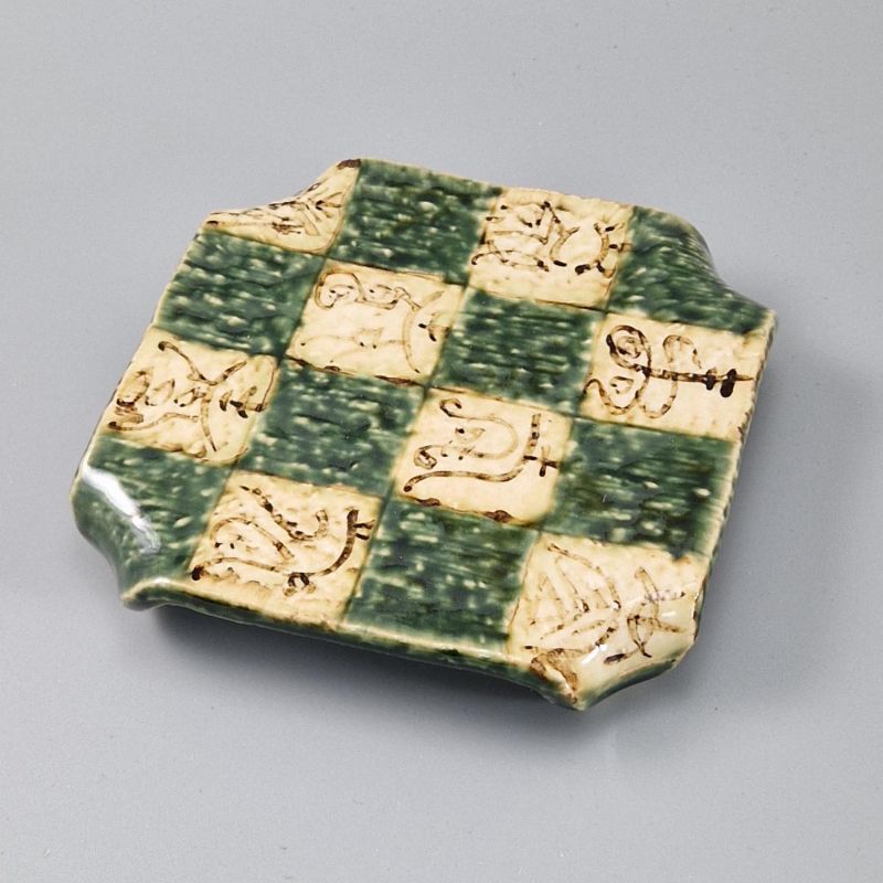 Quadratische Platte aus grüner und beiger erhabener Keramik - CHEKKABODO