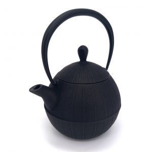 Japanese black cast iron teapot from Japan, ITCHU-DO KOTO + trivet