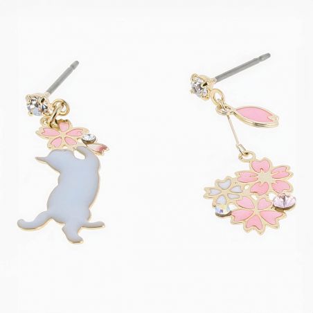 Boucles d'oreilles japonaises- Motif Chat jouant avec des fleurs de cerisier 