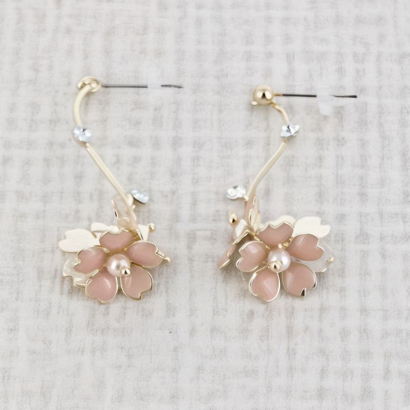 Boucles d'oreilles japonaises pendantesen fleurs de cerisier