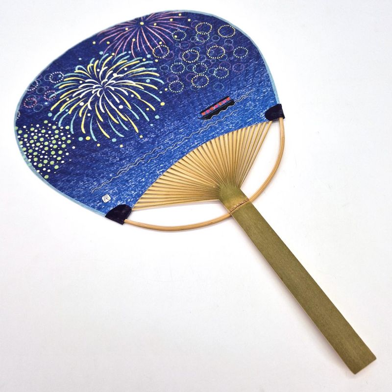 Ventaglio uchiwa giapponese non pieghevole in carta e bambù con motivo fuochi d'artificio, HANABI, 38x24,5 cm