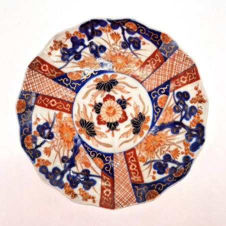 Vintage Japanese round plate, Imari 19th century