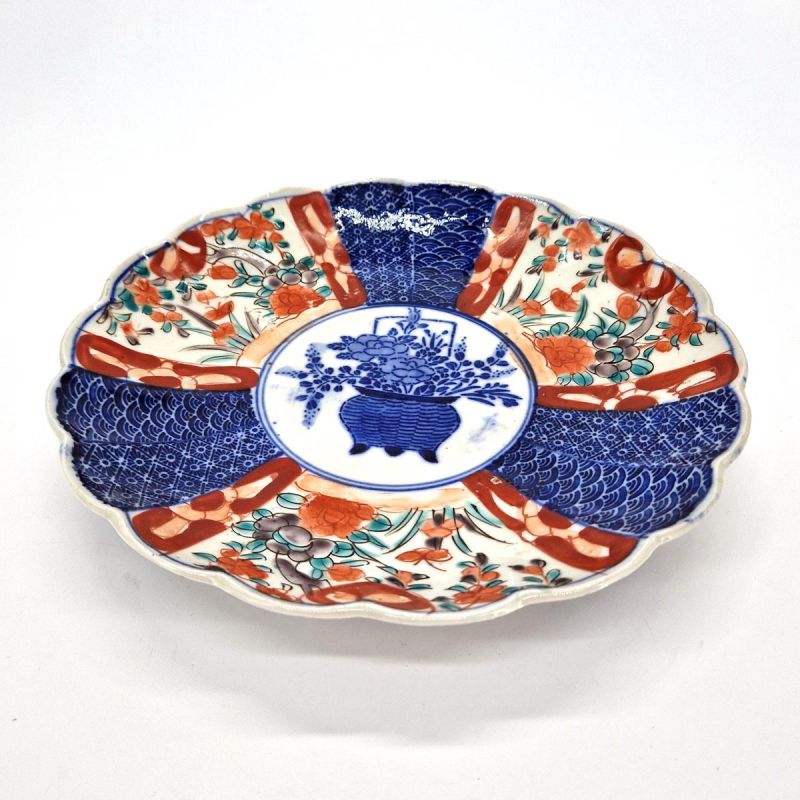 Vintage Japanese round plate, Imari 19th century