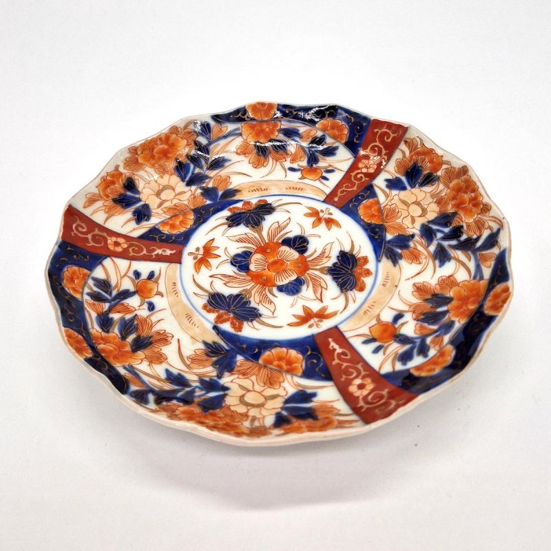 Vintage Japanese round plate, Imari 19th century