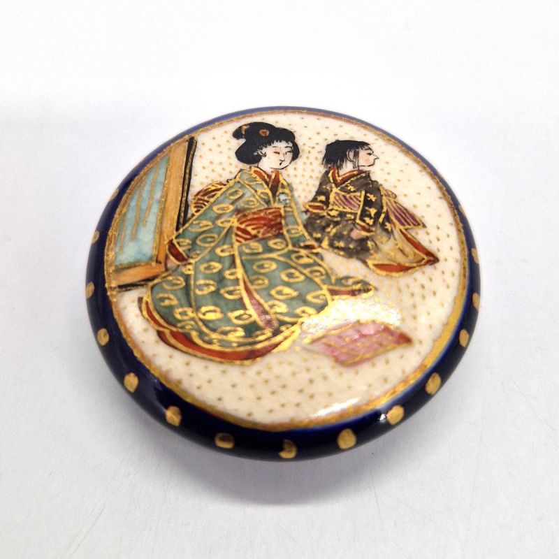 Vintage Satsuma button, late 19th century early 20th century - 2 geisha