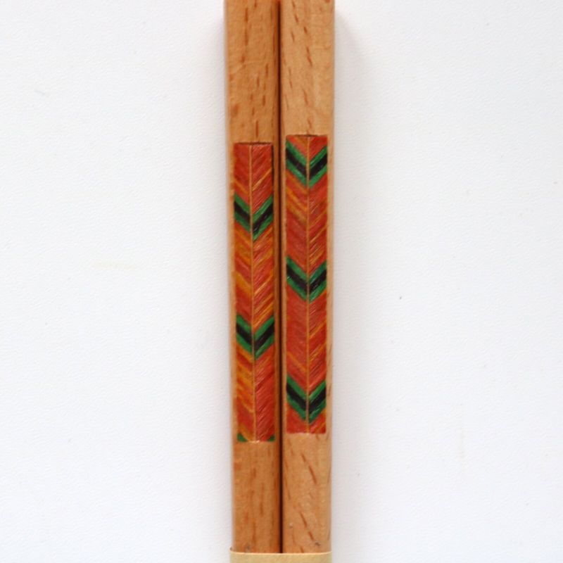 Pair of Japanese chopsticks in natural wood - YAGASURI 1