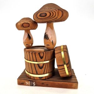 Piccola bambola giapponese in legno, KOKESHI VINTAGE