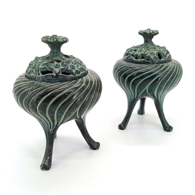 Pair of Japanese Tripod Incense Burners, Shunsen, Floral Motif, Antique, Bronze VINTAGE