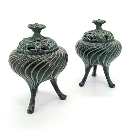 Pair of Japanese Tripod Incense Burners, Shunsen, Floral Motif, Antique, Bronze VINTAGE