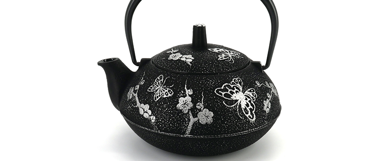 Cast iron teapots from Japan